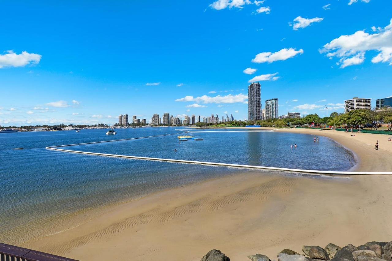 Palmerston Tower On Southport Broadwater Guldkusten Exteriör bild